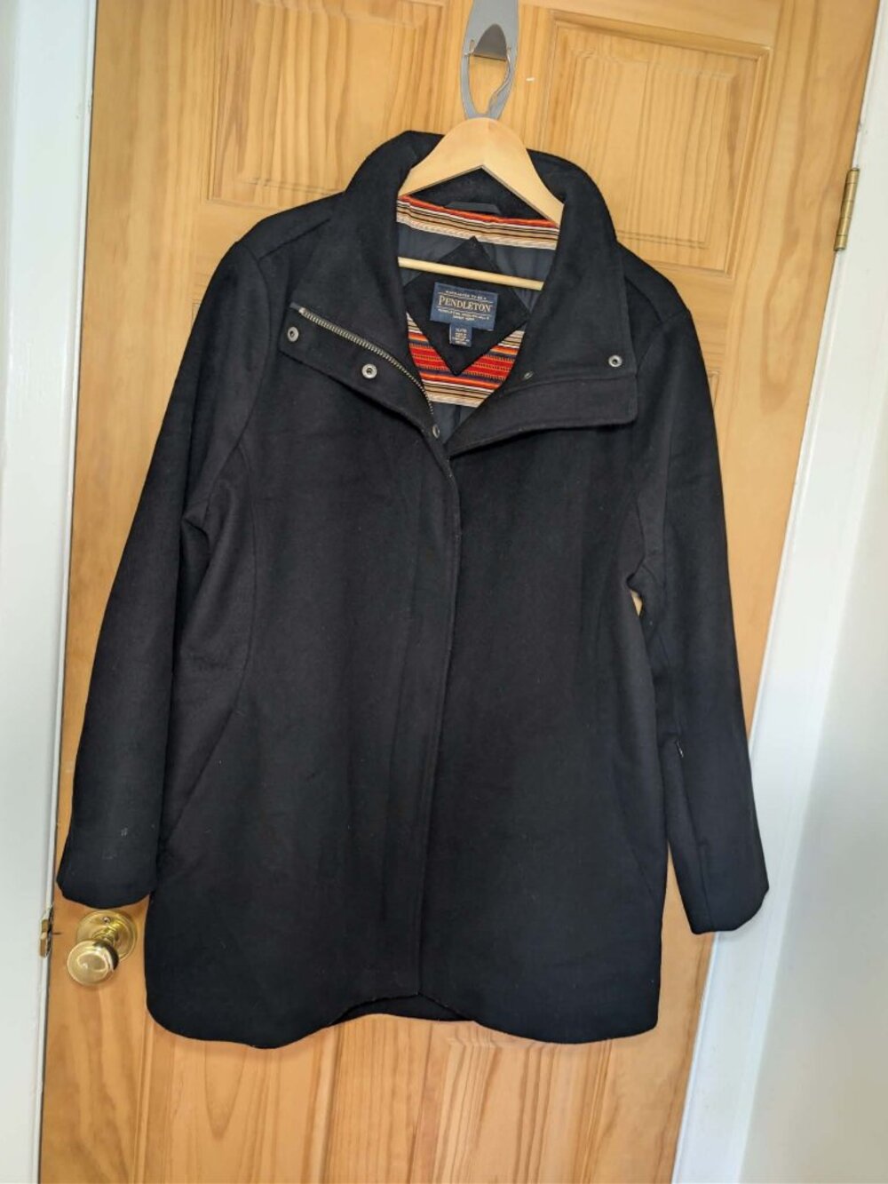 Pendleton Woolen Mills Mens Wool Coat Jacket XL Striped Serape Lining Black